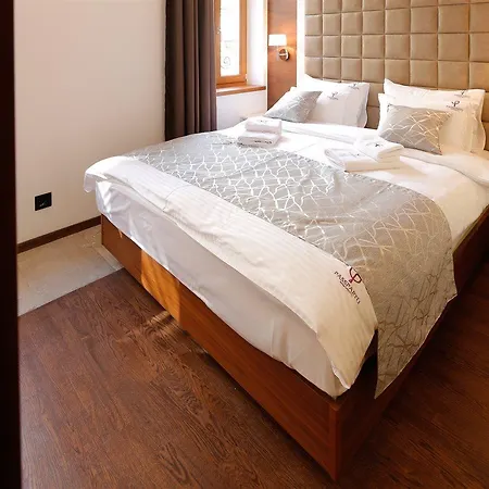 Hotel Passpartu Garni 4*