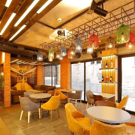 Passpartu Garni Hotel 4*